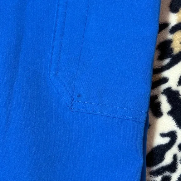 Figs Women’s Scrub Set - Picture 6 of 8